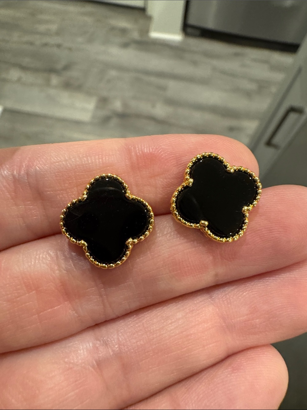 Large Black Onyx Clover Stud Earrings – Gold Tone
